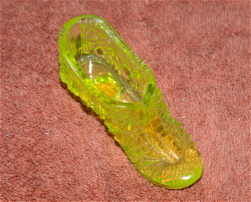 Vaseline Glass Slipper - Miniature #011